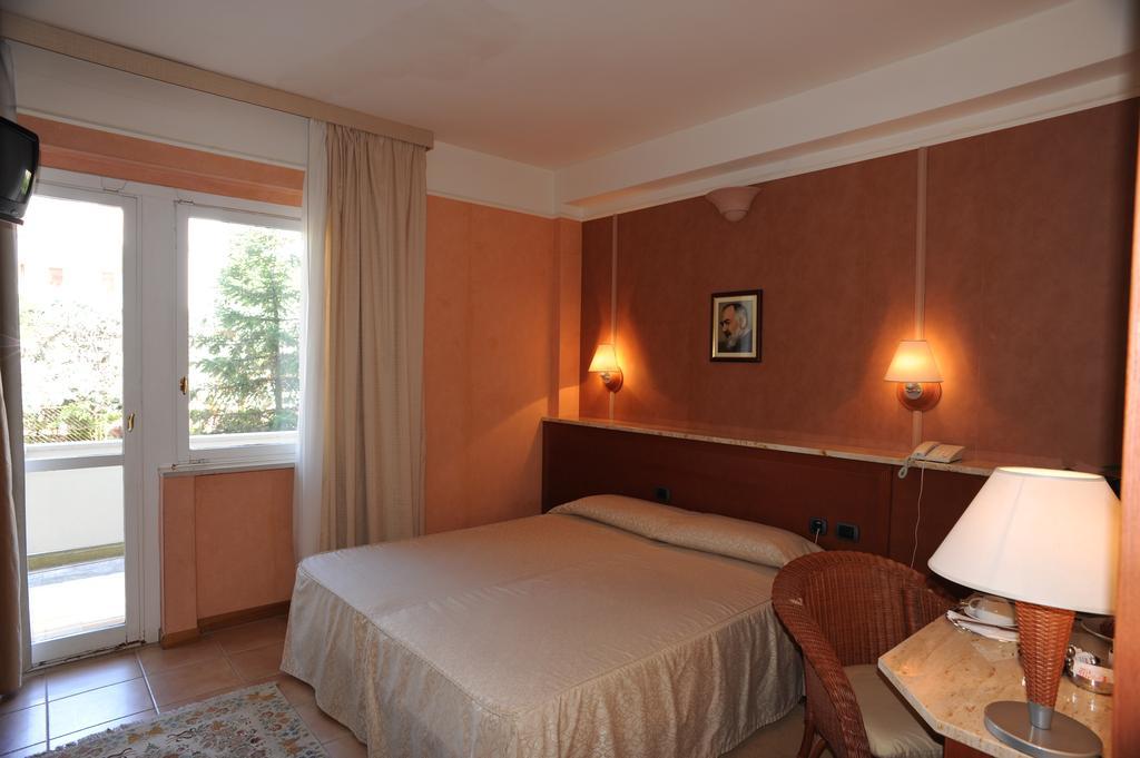Hotel Villa Eden San Giovanni Rotondo Room photo
